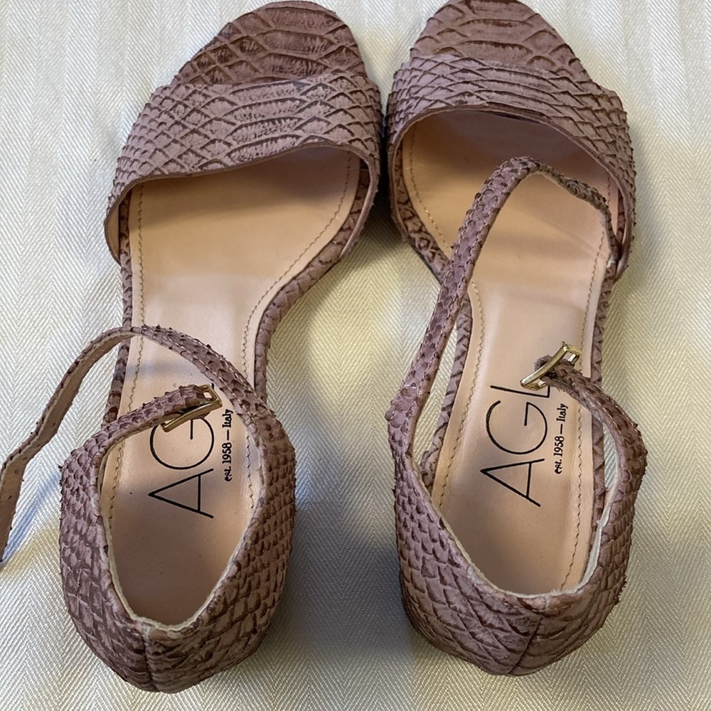 AGL sandals snake or crocodile skin embossed leather light mauve - NWOT - Picture 5 of 6